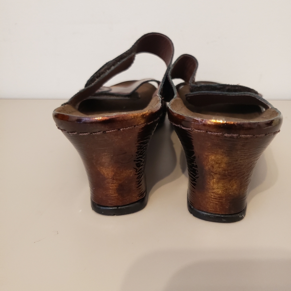 NEW ELLE SHOES MULTI COLOR GOLDS AND BROWNS SIZE 9 VELCRO COMFORT  25.00 OFFER - Picture 8 of 10